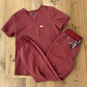 Set of Figs, Size: Small, Color: Dark Cherry, Great condition